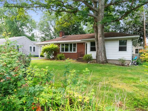 12 Iroquois Ave, Essex Junction, VT, 05452-3594 | Card Image