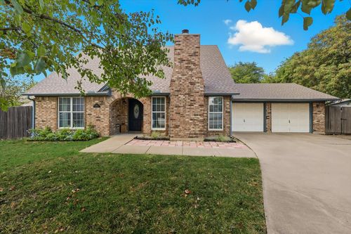 800 Colony Ct, Blue Mound, TX, 76131-1523 | Card Image