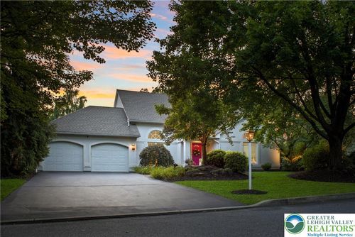 4621 Maryann Ln, BETHLEHEM, PA, 18017-8786 | Card Image