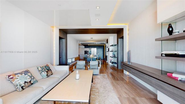 APT-405 - 6799 Collins Ave, Condo with 3 bedrooms, 3 bathrooms and null parking in Miami Beach FL | Image 6