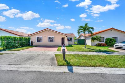 1552 Sw 137th Ct, House other with 4 bedrooms, 2 bathrooms and null parking in Miami FL | Image 2