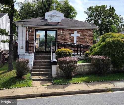 607 62nd Ave, FAIRMOUNT HEIGHTS, MD, 20743-1617 | Card Image