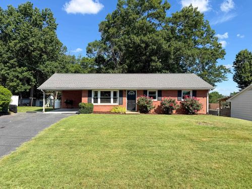 39 View Dr, STUARTS DRAFT, VA, 24477-2802 | Card Image