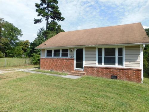 1815 Sechrest Cir, High Point, NC, 27263-9464 | Card Image