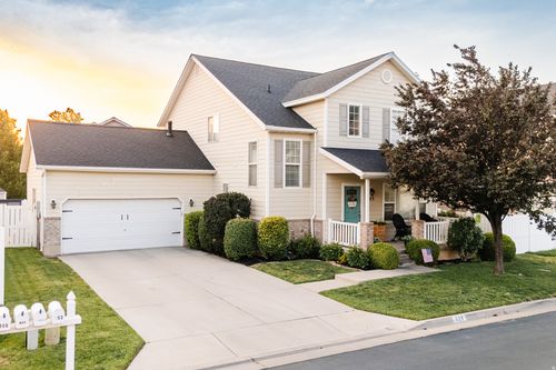 923 Kings Crossing Dr, Farmington, UT, 84025-2740 | Card Image
