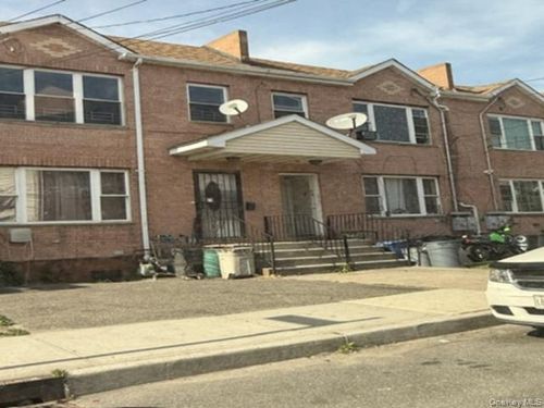 3020 Lewmay Rd, Far Rockaway, NY, 11691-2083 | Card Image