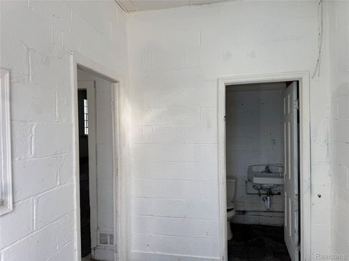 18564 Fitzpatrick Ct, Detroit, MI, 48228-1411 | Card Image