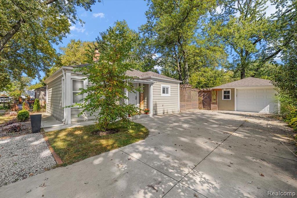 Crooks Rd, Rochester Hills, MI 48309