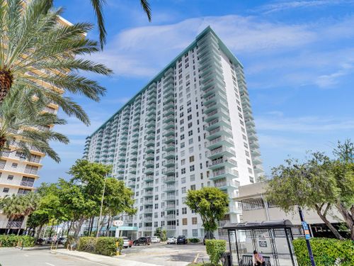 1401-301 174th St, Sunny Isles Beach, FL, 33160 | Card Image