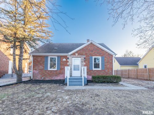 402 9th Ave, Silvis, IL, 61282-2335 | Card Image