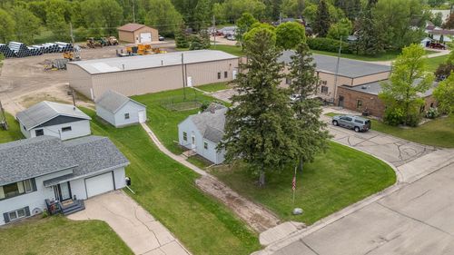 607 Saint Johns Ave, Red Lake Falls, MN, 56750-4727 | Card Image