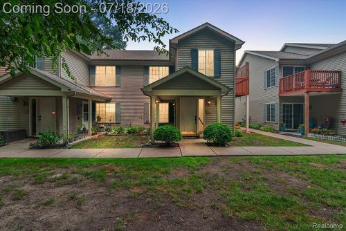 861 Saybrook Dr, Waterford, MI, 48327-2585 | Card Image