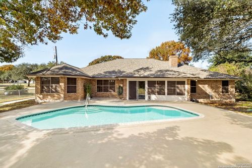 313 Ridge Crest Dr, Seguin, TX, 78155-9480 | Card Image