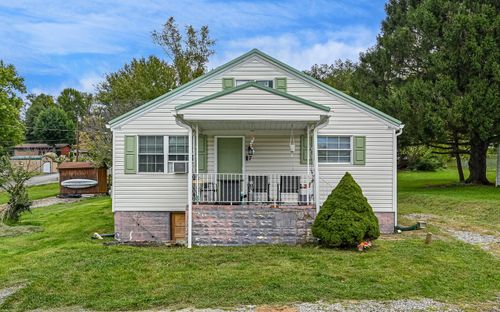 7 Leyda Ave, Charleroi, PA, 15022-3047 | Card Image