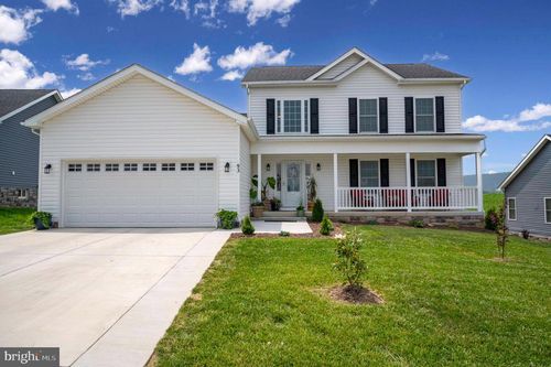 93 Orpington Dr, MARTINSBURG, WV, 25403-7753 | Card Image