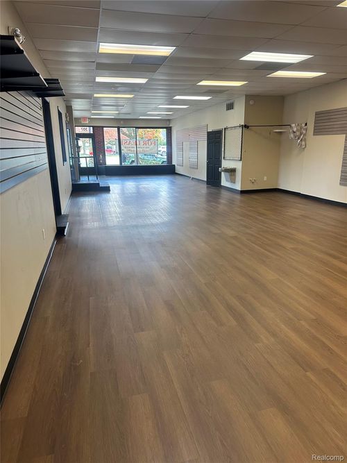 307 E Grand River Ave, Howell, MI, 48843-2322 | Card Image