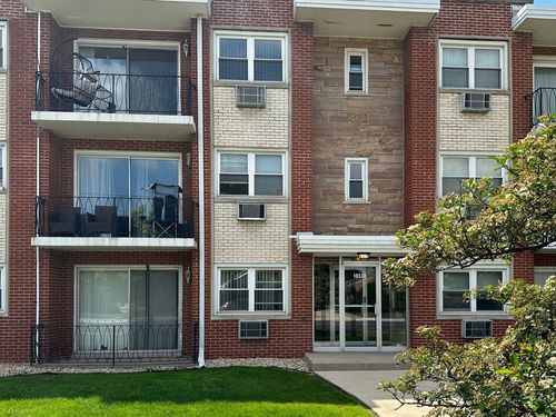 3se-10524 S Pulaski Rd, Oak Lawn, IL, 60453-4878 | Card Image