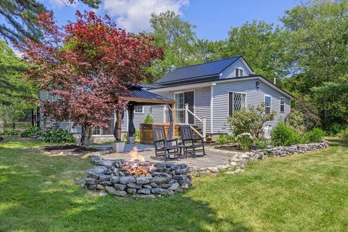 4 Old County Rd, Scarborough, ME, 04074-9001 | Card Image