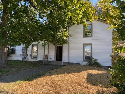 132 North Locust Street, Home with 4 bedrooms, 4 bathrooms and null parking in Versailles KY | Image 2