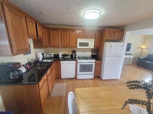 apt-8-89 Ashworth Ave, Hampton, NH, 03842-2950 | Card Image