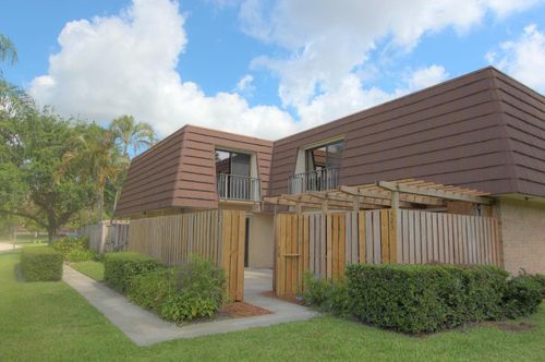 423 4th Ln, Palm Beach Gardens, FL, 33418-3576 | Card Image