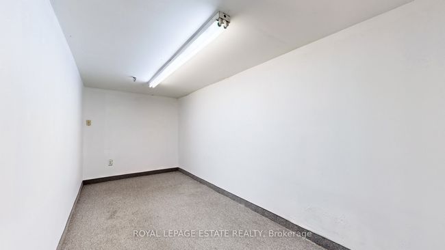 B101 - 2558 Danforth Ave, Home with 0 bedrooms, 0 bathrooms and null parking in Toronto ON | Image 16