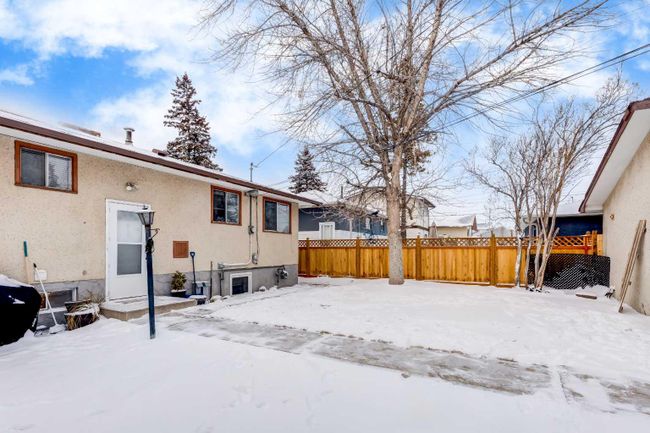 914 37 Street Se, Home with 5 bedrooms, 2 bathrooms and 2 parking in Calgary AB | Image 19