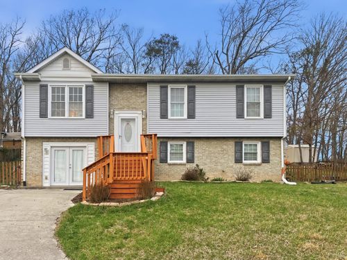 385 Tanglewood Dr, Christiansburg, VA, 24073-4815 | Card Image