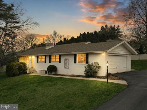 1615 Crestlyn Rd, YORK, PA, 17403-4103 | Card Image