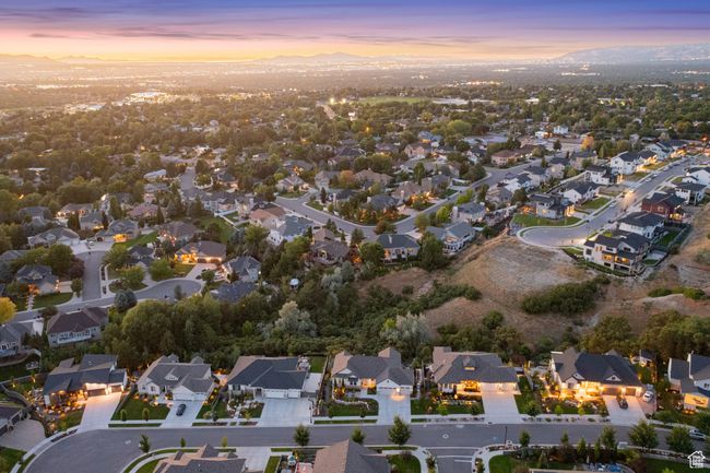 Aerial view at dusk of a residential view and a mountain view | Image 23