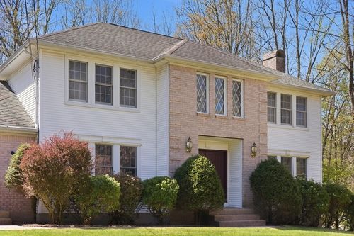 15 Blue Sky Dr, Westfield, MA, 01085-1471 | Card Image