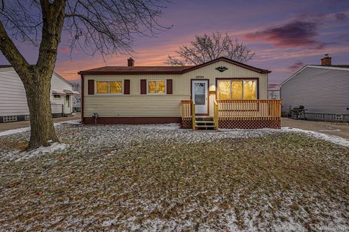 13704 Sherman Ave, Warren, MI, 48089-5807 | Card Image