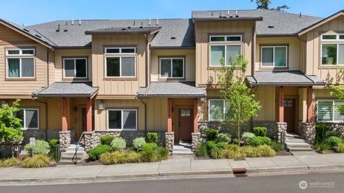 1058 Cabin Creek Ln Sw, Issaquah, WA, 98027-4646 | Card Image