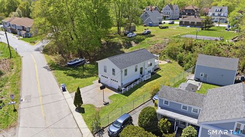 21 Chase St, Pawcatuck, CT, 06379-2126 | Card Image