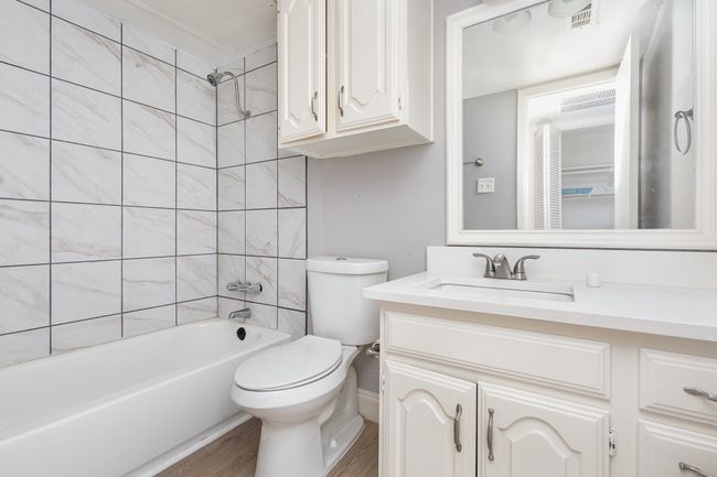 Full guest bath with tub | Image 19