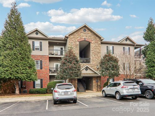 617 Appeldoorn Cir, Asheville, NC, 28803-6109 | Card Image