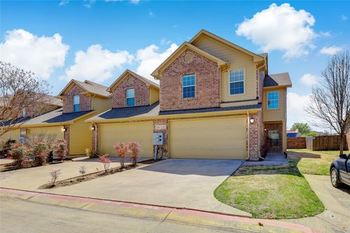 130 Barrington Ln, Lewisville, TX, 75067-9002 | Card Image