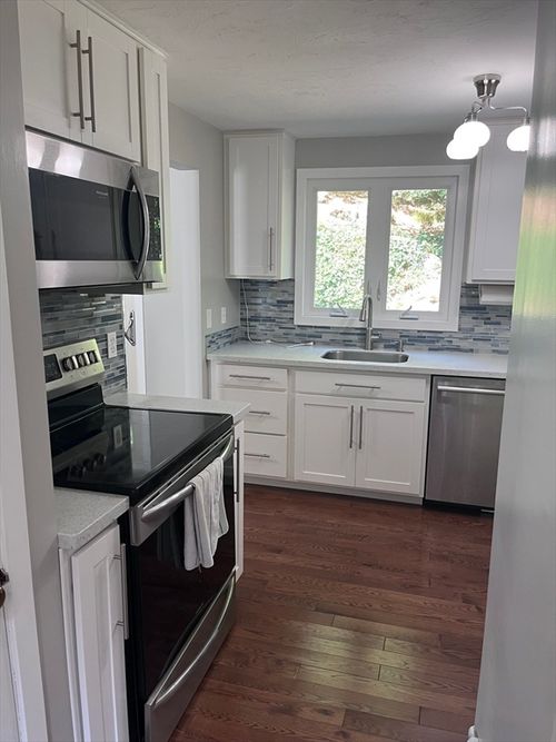b2-41 Elm St, Foxboro, MA, 02035-2531 | Card Image