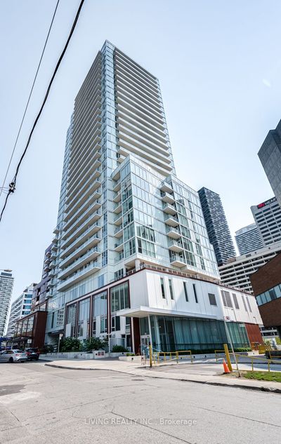 1512 - 33 Helendale Ave, Condo with 2 bedrooms, 2 bathrooms and 1 parking in Toronto ON | Image 1