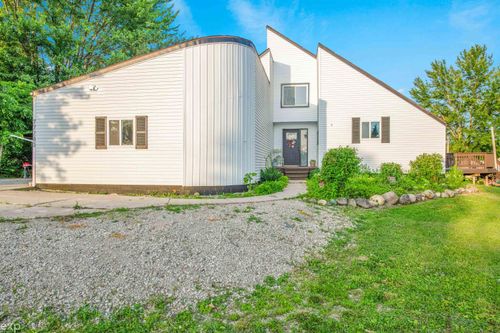 77280 Coon Creek Rd, Armada, MI, 48005-1901 | Card Image