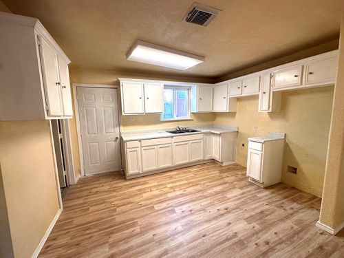 16900 Wellborne Rd, Pearland, TX, 77584-2652 | Card Image