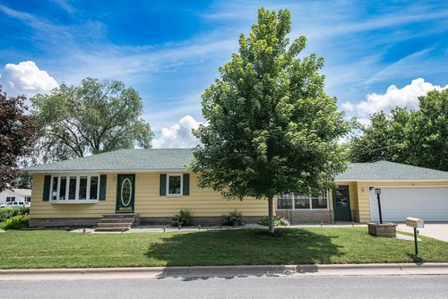 520 39th Ave, Winona, MN, 55987-1542 | Card Image