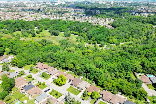 94 Camborne Ave, House other with 4 bedrooms, 2 bathrooms and 5 parking in North York ON | Image 34