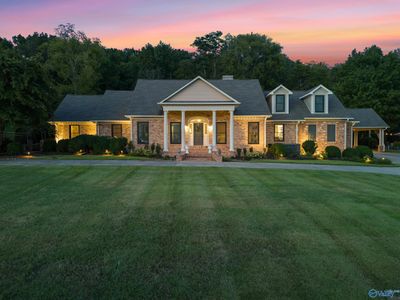 211 Brooks Circle, House other with 6 bedrooms, 5 bathrooms and null parking in Brownsboro AL | Image 2