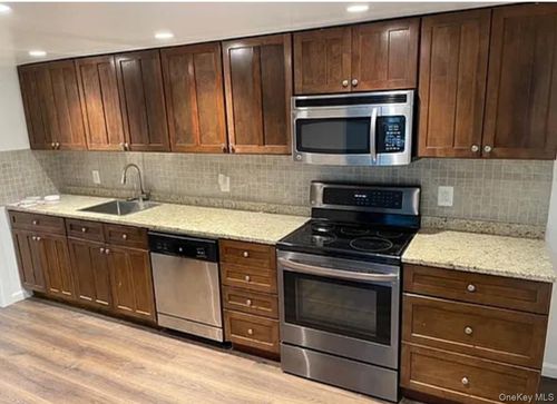 3-94 Baron De Hirsch, Crompond, NY, 10517 | Card Image