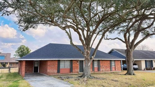 1223 Park Dr, Thibodaux, LA, 70301-3938 | Card Image