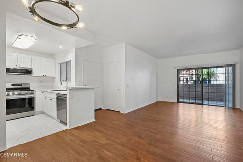 92-2304 Archwood Lane, Simi Valley, CA, 93063 | Card Image