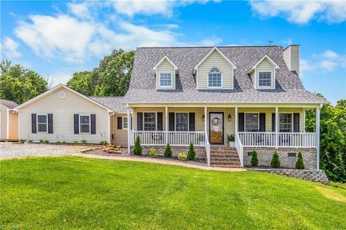 1130 Roberts Mountain Rd, Westfield, NC, 27053-7451 | Card Image