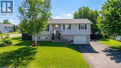 40 Merrett Dr, Oromocto, NB, E2V2L7 | Card Image