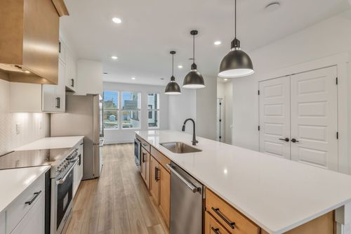 213 Harmony Aly, Nashville, TN, 37207-3768 | Card Image